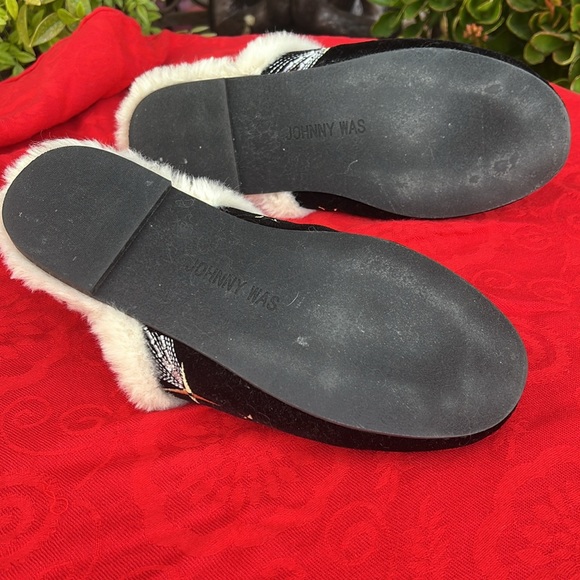 ⭐️🌙 Johnny Was Celestial Embroidered Boho Black Velvet Slippers 🌙⭐️ - Picture 16 of 16